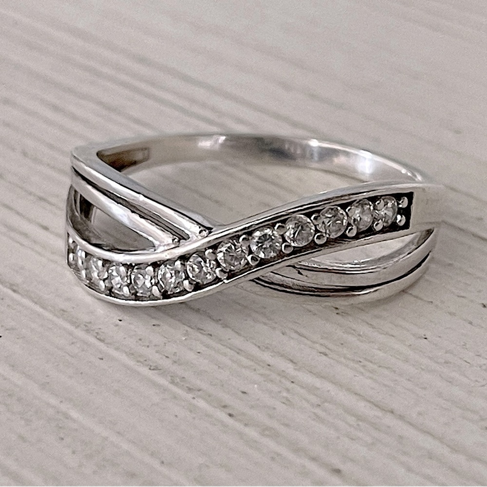 925 Sterling Silver CZ ring Size 9